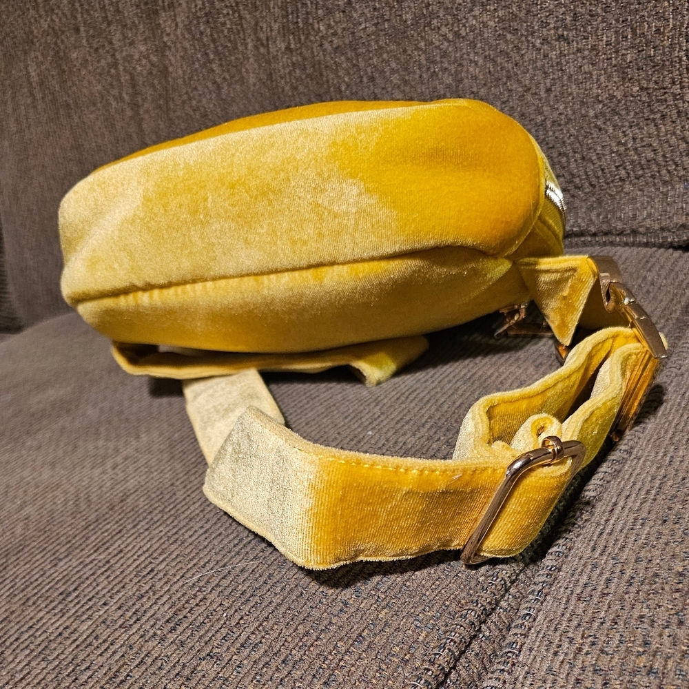 Anthropologie Velet Beltbag In Mustard With Goldtone Hardware EUC - Picture 5 of 12